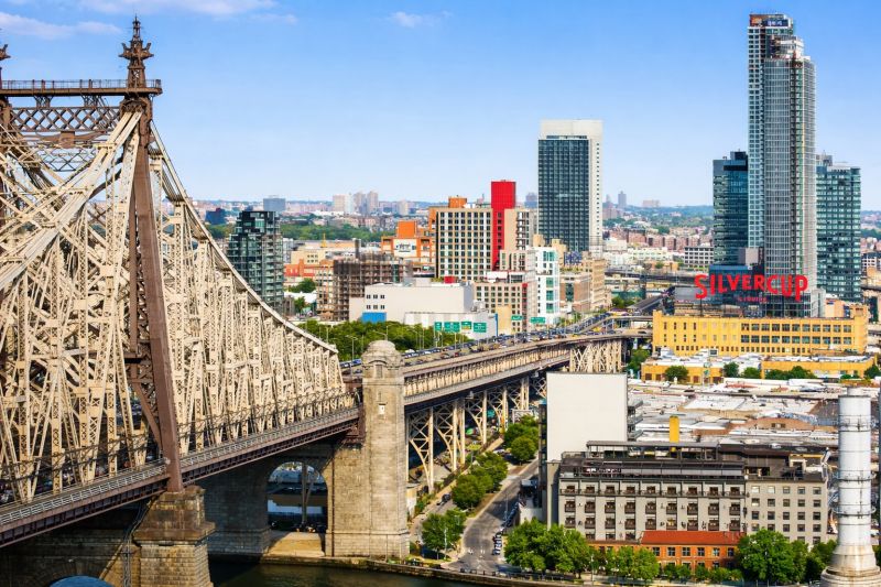 Local Bathtub Installation pros at work